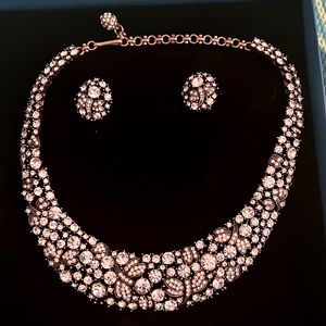 Gorgeous brand new Heidi Daus necklace and earring set.
